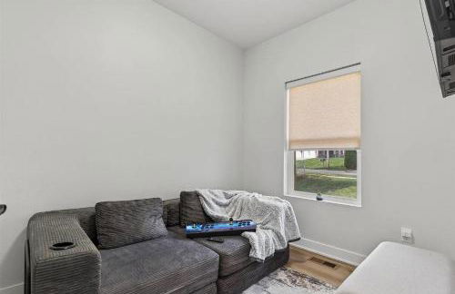 Modern Farmhouse Retreat in Urbandale - Foto 7