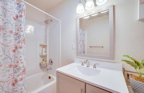 Anchorage Apartment Rental with Mountain Views! - Photo 16