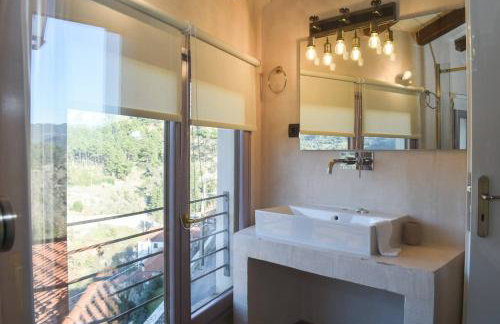 Secluded Mountain Refuge - Theonimfi Paradise Gem - Foto 50