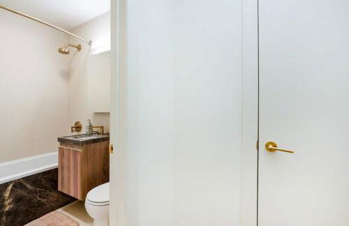 52-3DE Newly renovated 2BR BTH Midtown East - Photo 18