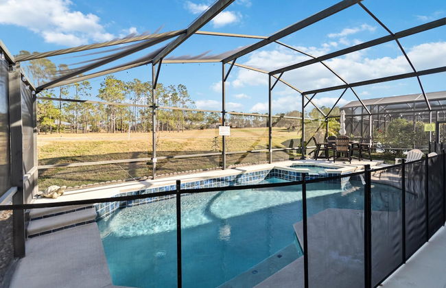 Amazing Vacation Home With Private Pool at Highland Reserve! - Photo 35