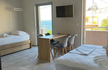 Mangata Seaside Hotel - Photo 15