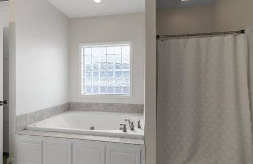 Hidden Lake Hideaway w/fenced in yard 3br 2 bath - Foto 47