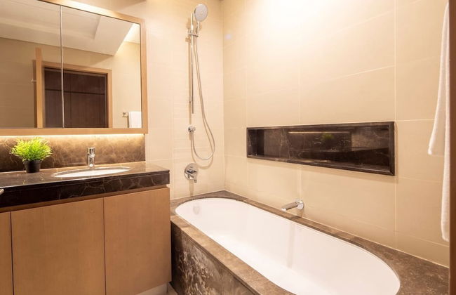 Modern 2BR w/ Tranquil Ambience in Emirates Hills! - Photo 13