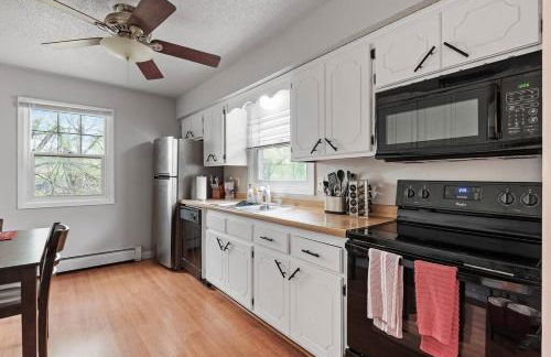 Tranquil 2BR Apt Mpls - 8075 Apt 3 - Foto 16