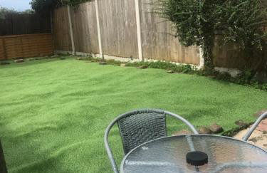 Quiet 2-Bed with Private Garden and Drive - Foto 22