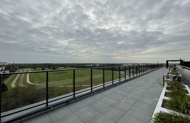 Horse Racing View 8th Floor by Renters - Photo 38