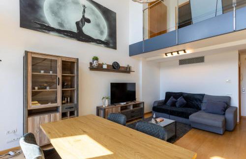 Loft Doble Altura con Terraza Panorámica y Piscina - Photo 8