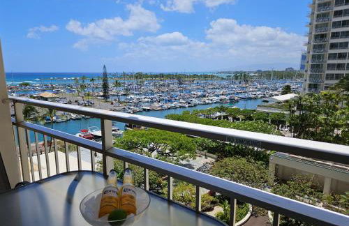 Ilikai Hotel Condo with Kitchen and Ocean View - Foto 8