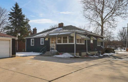 Spacious and Peaceful Suburban Home in Lansing! - Foto 32