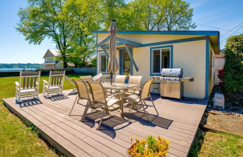 Waterfront Hood Canal Cottage: Steps to the Beach! - Foto 1