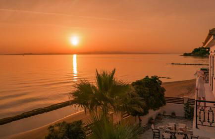 Villa Elizabeth - Seafront Classic Villa! - Foto 1