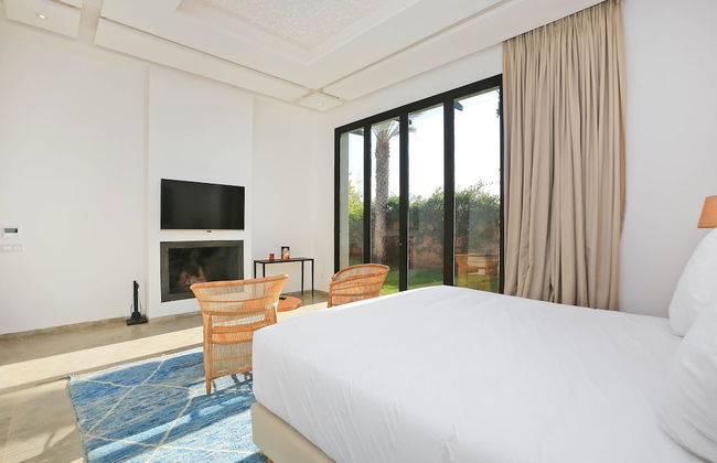 Impeccable 5-bed Villa in Marrakech - Photo 8