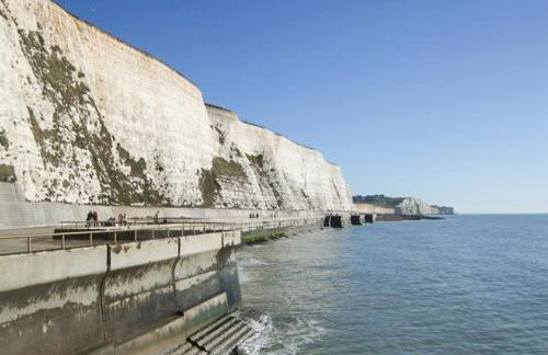 Dean Court Garden - Parking - by Brighton Holiday Lets - Foto 46