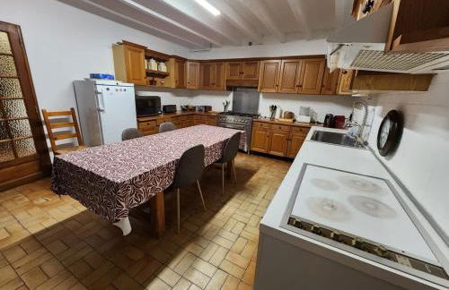 Spacious house with large garden in Valdivienne - Foto 8