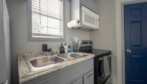 SuperValue Suite #1 @ East End Revitalized - Foto 4