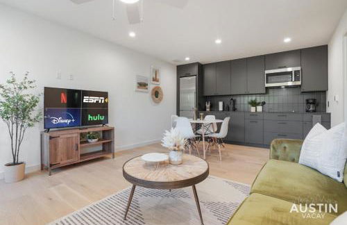 Walk to Soco Lounge Poolside at Modern Cool Spot - Foto 15