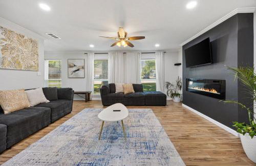 New! Flower Mound Home with Pool and Firepit - Foto 14