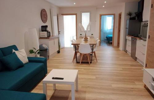 Le Pérouges 3ch proche toutes commodités - Foto 2