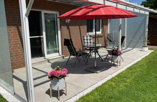 moderne 2-Zimmer-Wohnung mit überdachter Terrasse - Foto 3