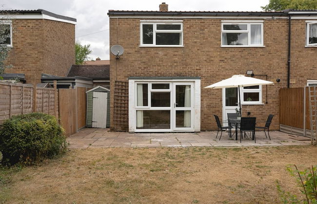 Skyvillion - Lush 2 Bed Hydean Way House & Garden - Foto 23