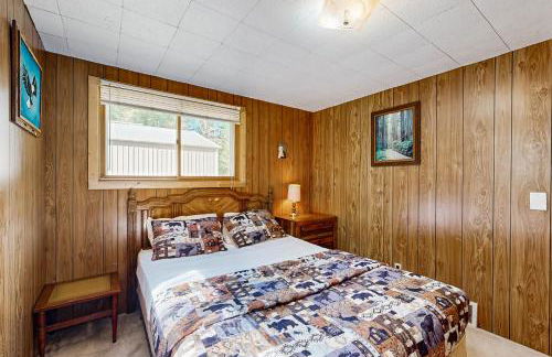 Quaint Lake Escape - Photo 16