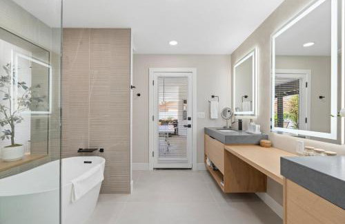 Modern Escape with Pool Ping Pong & Putting Green - Foto 26