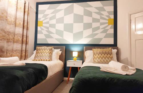 Epicsa - Corporate & Family Stay in 3 Bedroom House with Garden, FREE parking - Foto 7