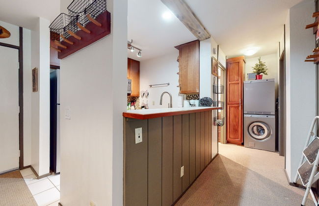 Escape to The Summit - Pool & HT Next Door - Foto 9