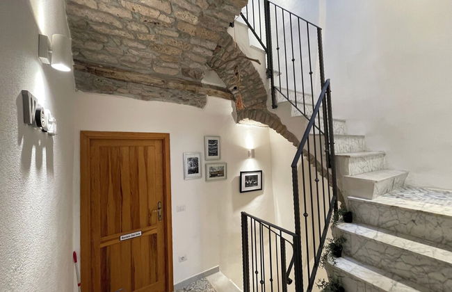 Large, Authentic 2-bed Apartment, Panoramic Views - Foto 20