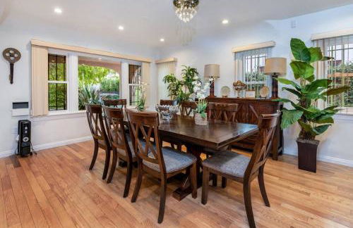 Central LA Bliss: 5 BR Home, BBQ, Perfect Location - Foto 22