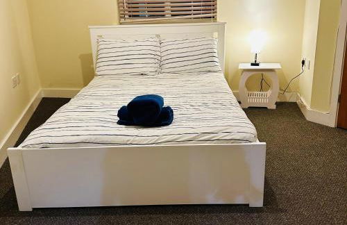 Stunning 5-Bed House in Peterborough host 15 g - Foto 11