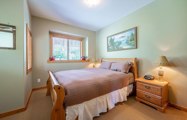 Bear's Paw Chalet - Amazing Location & Ski In/out - Photo 8