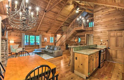 Big Canoe Mountain Resort Cabin with Pool Access! - Foto 8