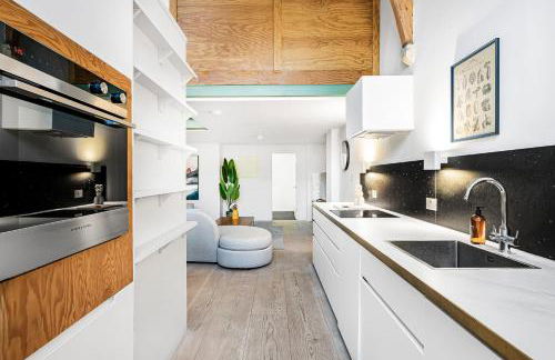 Schoolbell Mews full 3 bedroom 2 bathroom architect designed mews house Fabulous Bow, Victoria Park Location - Foto 11