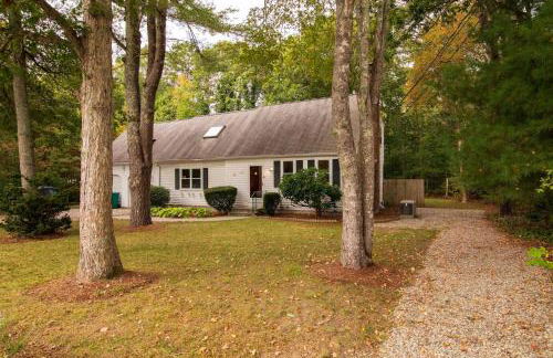 Relaxing Retreat just Minutes to Beach - Foto 31