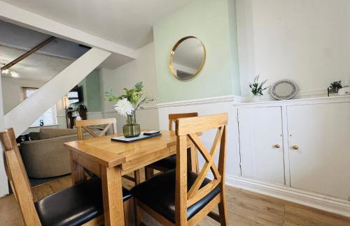 Bolton Terrace - 2 Bedrooms - Sleeps 4 - Photo 24