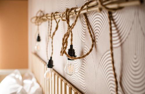 Sleeps 8-10 Cotswold Home with Hot Tub & Parking - Foto 10