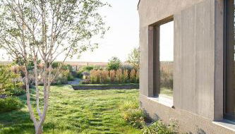 Architectural Gem On The Cornfield - Photo 4