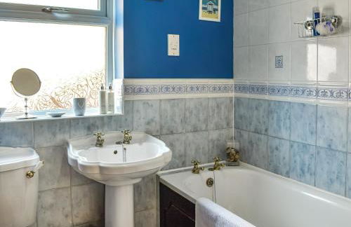 Rowan House - Photo 19