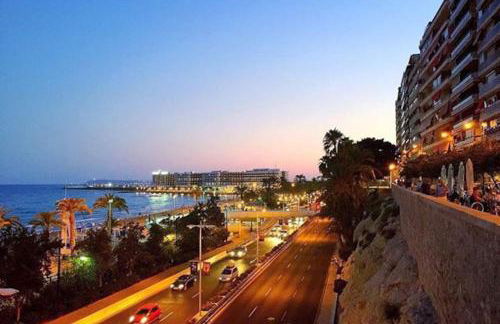 COSY 3 BED APT 200m FROM BEACH WiFi - Photo 24