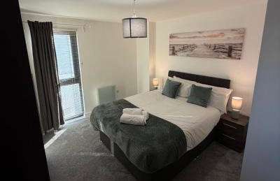 Central Liverpool 2-Bed Balcony Apartment by StaySavvy Accommodation - Photo 24