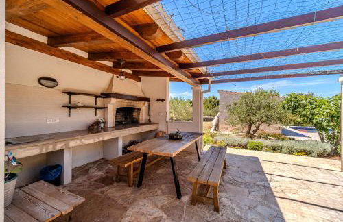 Luxury Villa Nature with heated private pool, sauna & fire pit, a short walk to the beach - Photo 21