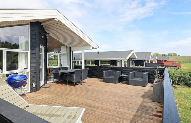 6 Person Holiday Home in Tranekaer - Foto 9