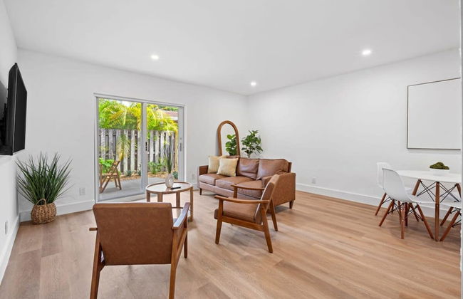 Spacious 2 BR Sailboat Bend - Photo 2