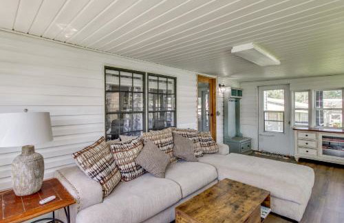 Private Dock + Fire Pit: Point A Lake Retreat! - Foto 22