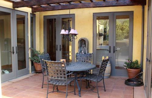 Romantic and Relaxing Villa Retreat with a Jacuzzi near Somis, California - Photo 8