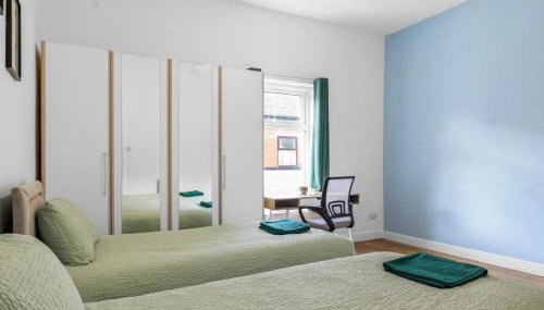 Modern 2 Bedroom House with 2 Ensuite and Free Parking - Foto 3