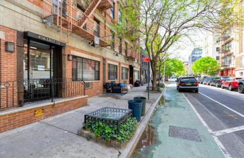 Private Room at a shared Apartment at the Heart of East Village - Foto 2