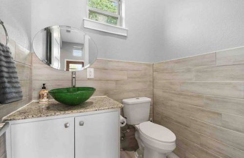 New Swanky Rustic Modern 5 STAR Home near Downtown - Foto 18